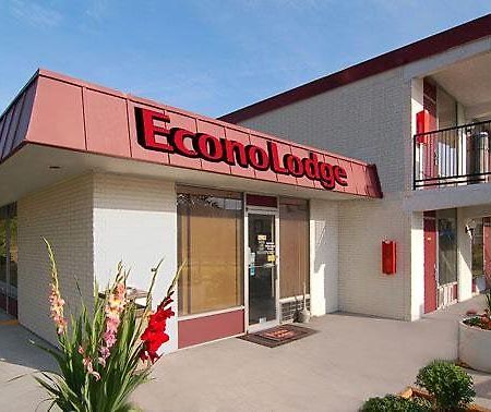 Econo Lodge 多斯韦尔 外观 照片